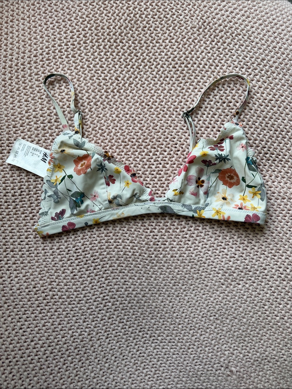 H&M Cream Floral Scalloped Triangle Bralette